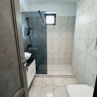 Аренда комфортной 2-комнатной квартиры с видом на море, 54 м², Мамая, Констанца, Румыния